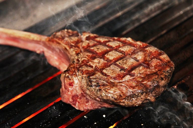 tomahawk steak on grill