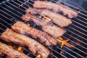 grilling meat on charcoal wood gas types of grill