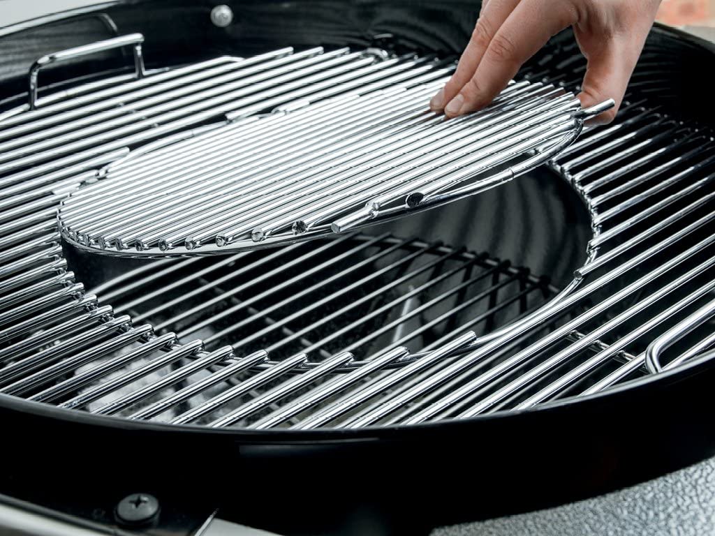 Detachable cooking grate Weber 15501001 Performer Deluxe Charcoal Grill review